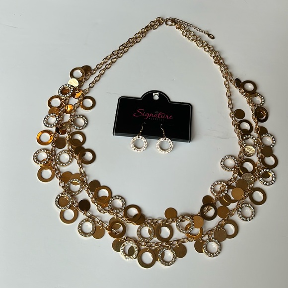 NWT! Signature Heavy gold Necklace w/Clear Rhinestones and matching earrings - Picture 1 of 6